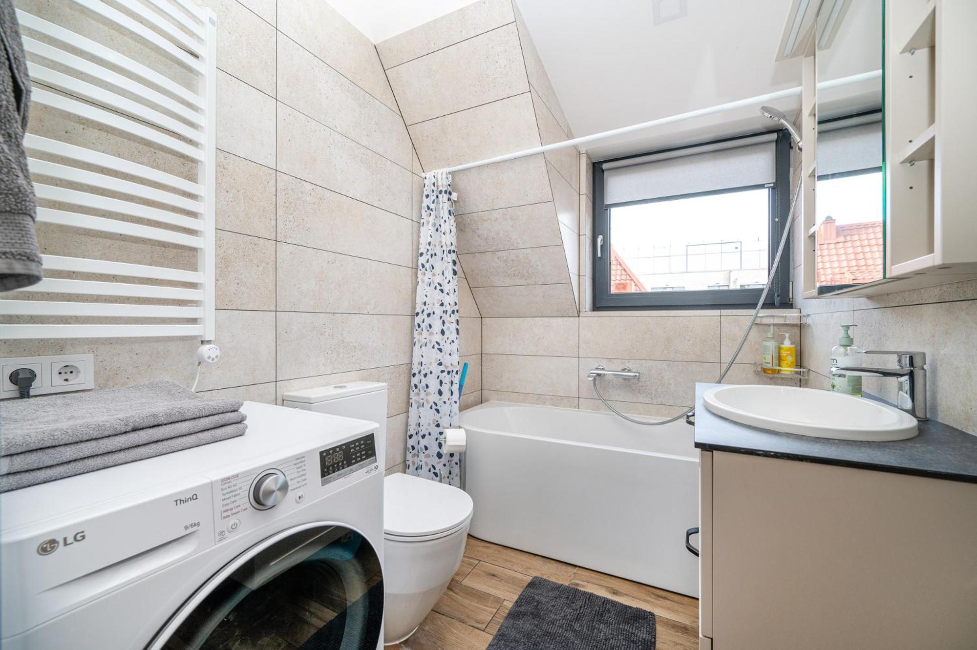 Cozy Attic Self Check In * VNO